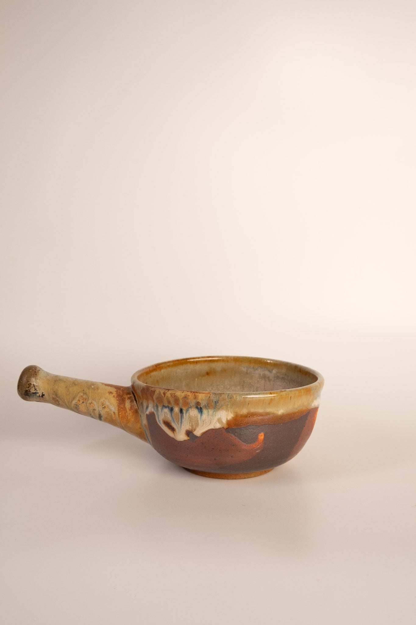MEREDIAN HANDLE BOWL