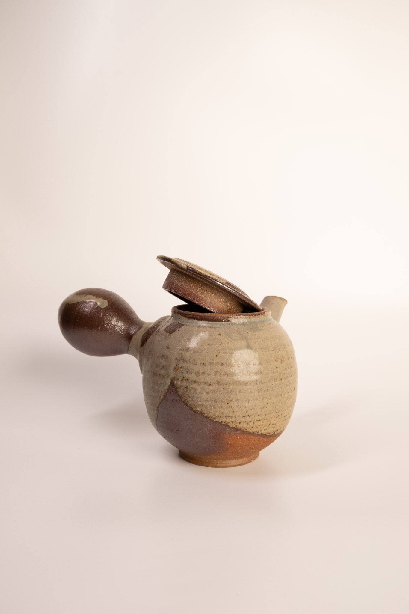 BRAMBLE TEA POT