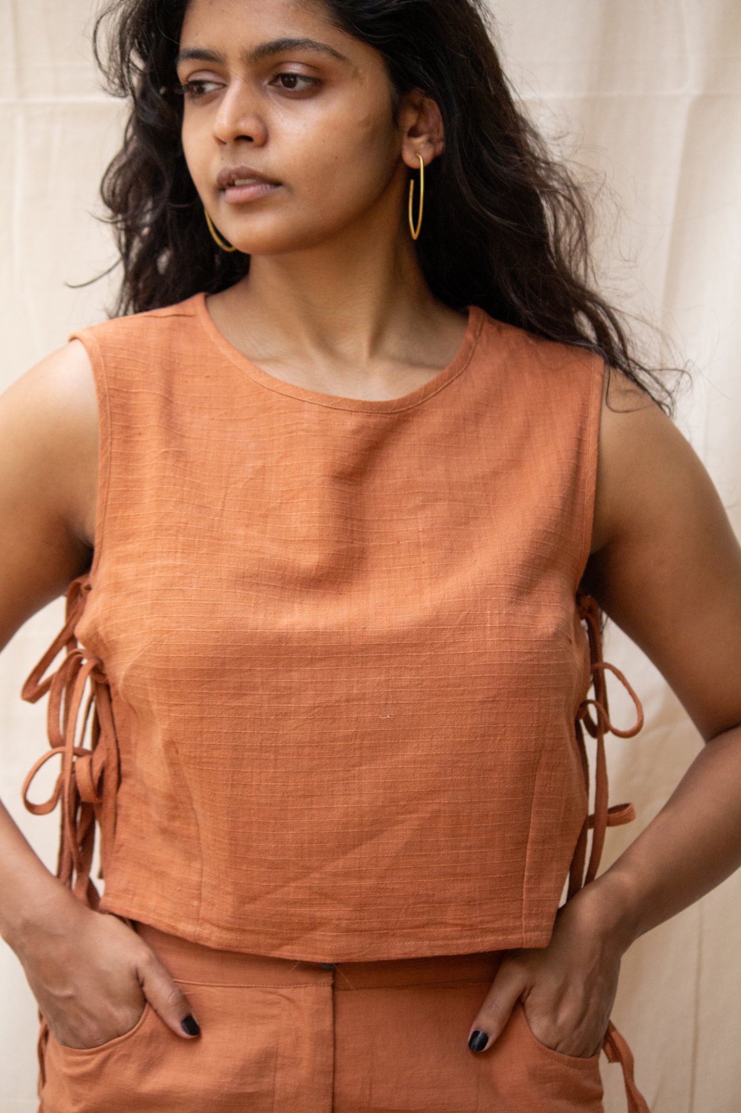 PEEKABOO TOP