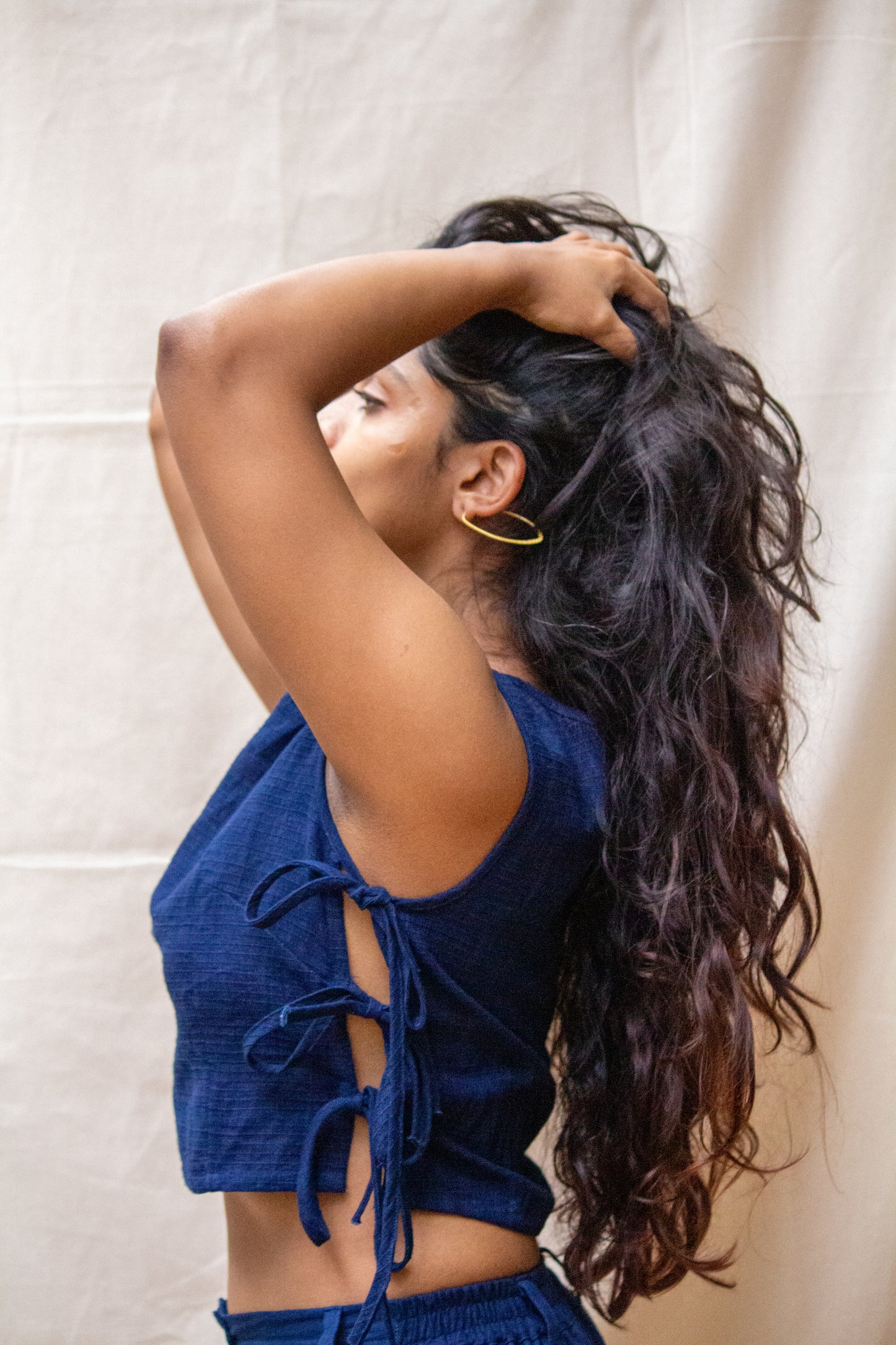 PEEKABOO TOP
