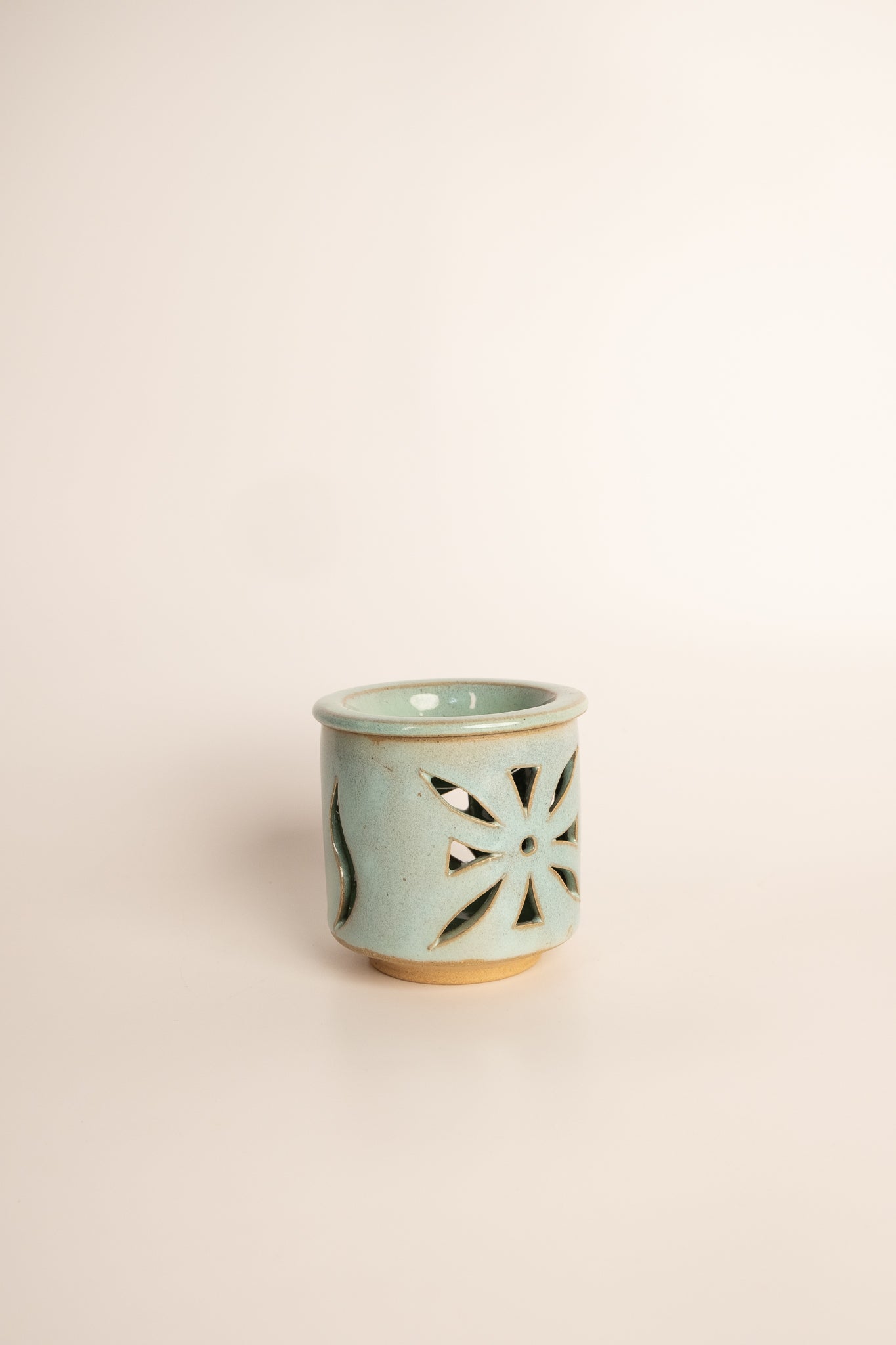 AURA BLOOM DIFFUSER