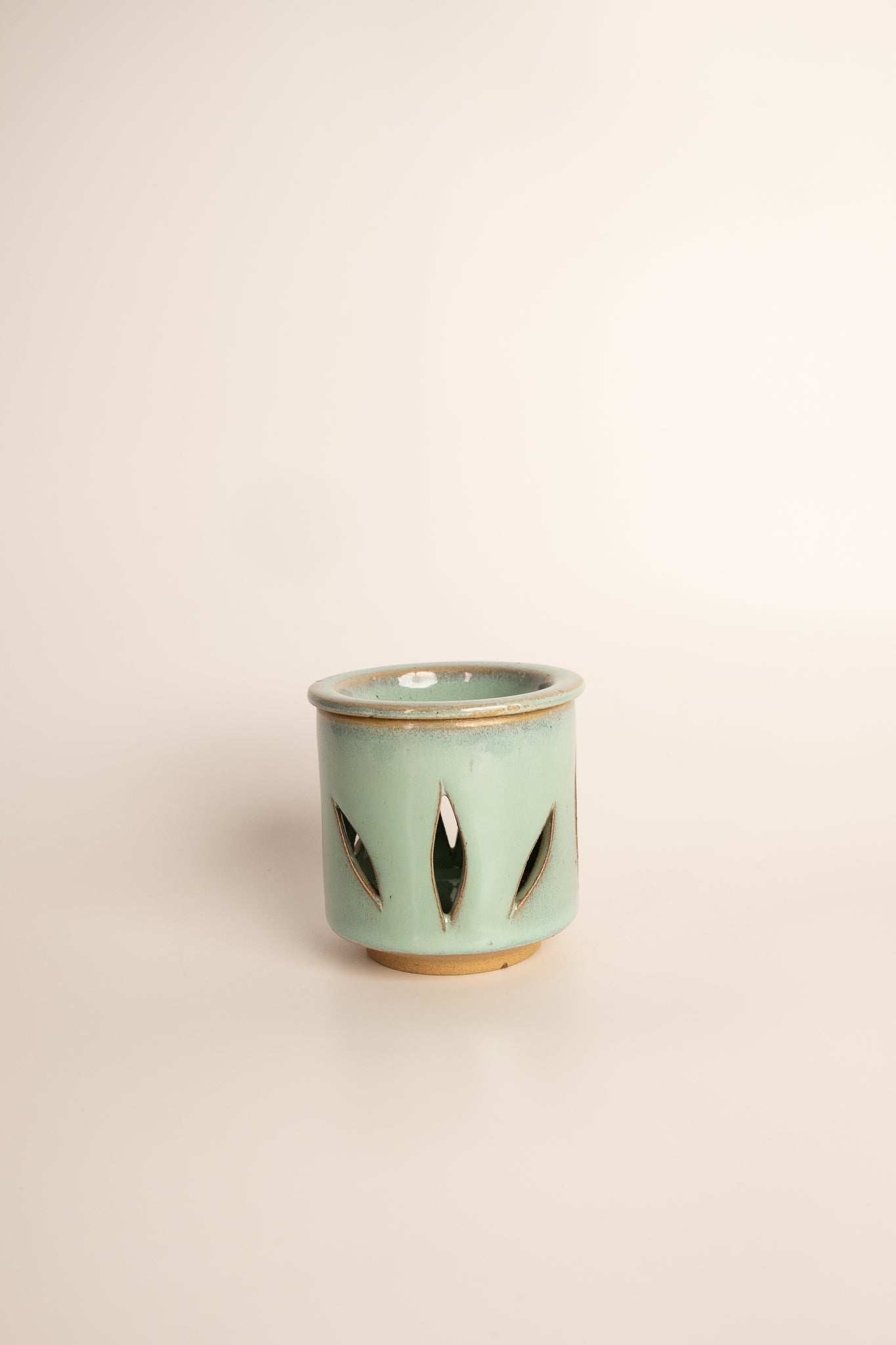AURA BLOOM DIFFUSER