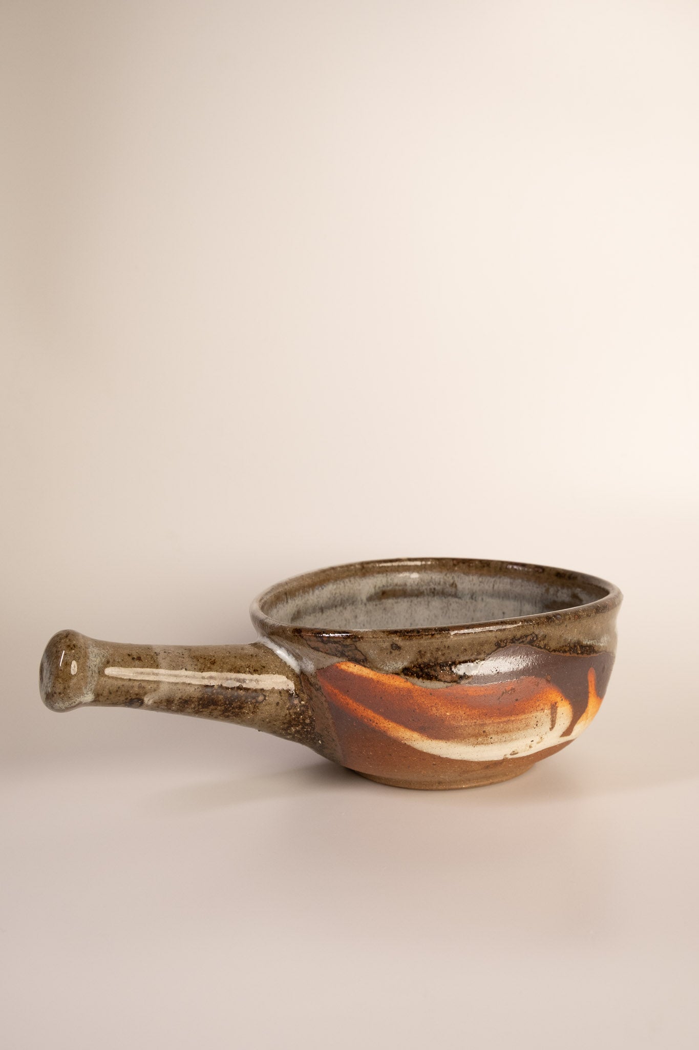 MEREDIAN HANDLE BOWL