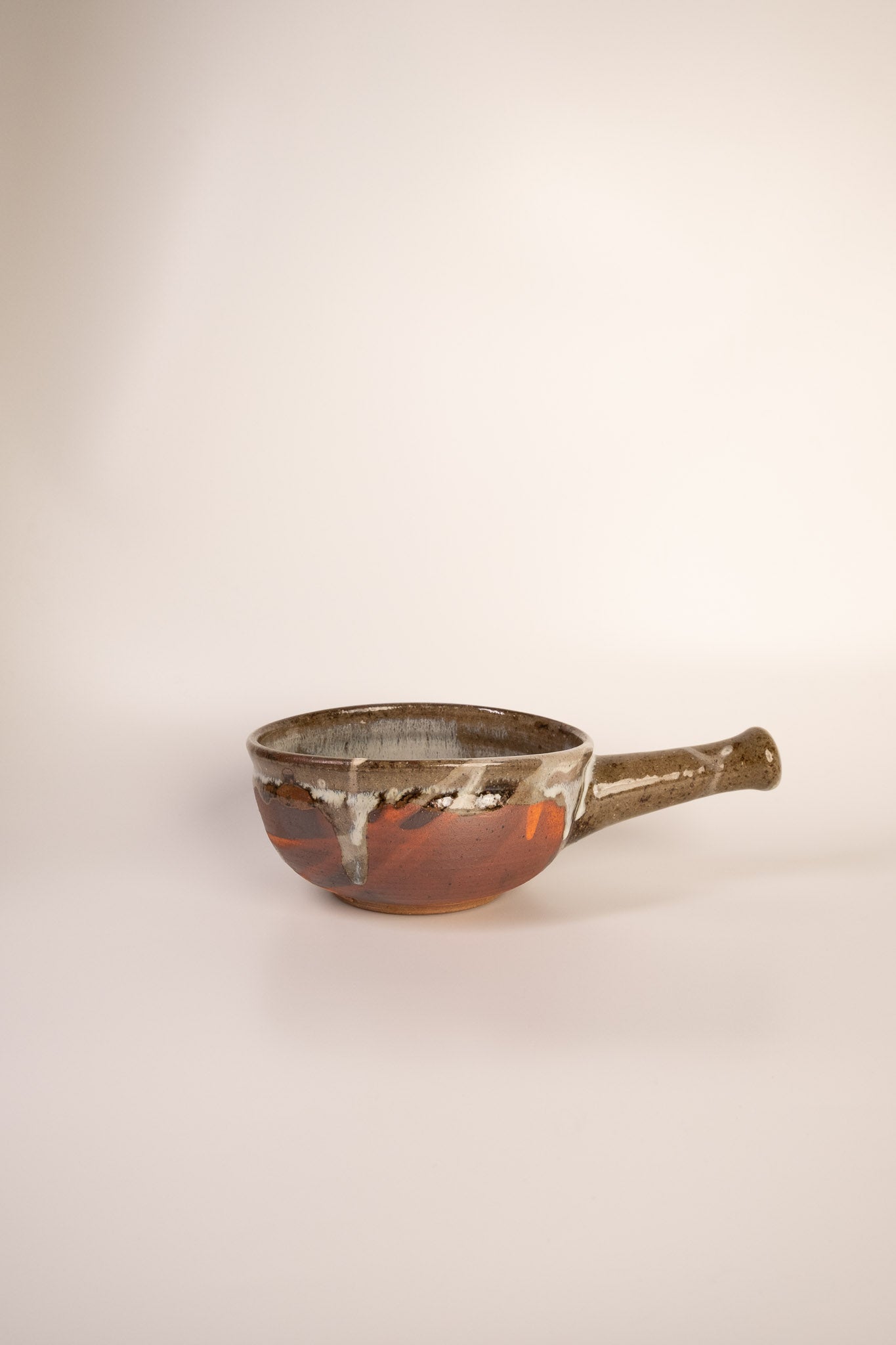 MEREDIAN HANDLE BOWL