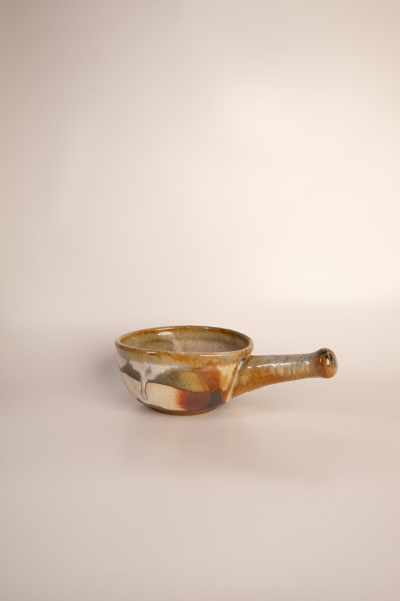 MEREDIAN HANDLE BOWL