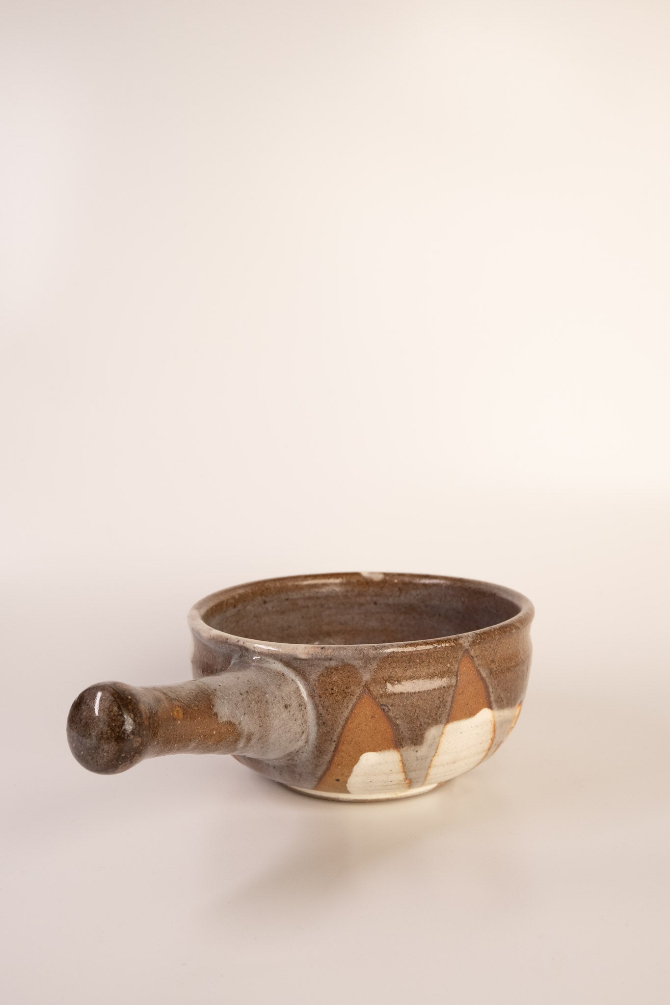 MEREDIAN HANDLE BOWL