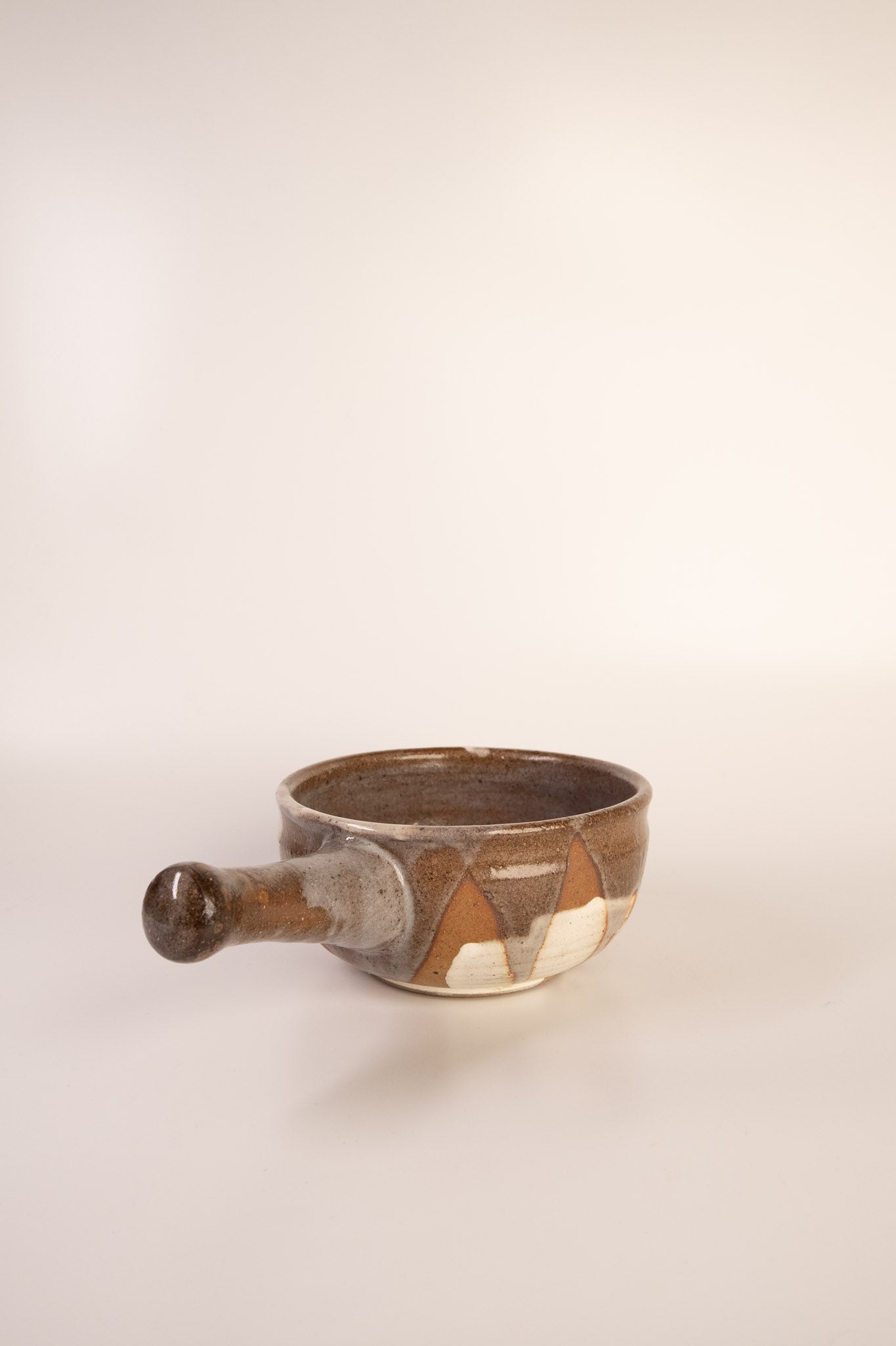 MEREDIAN HANDLE BOWL