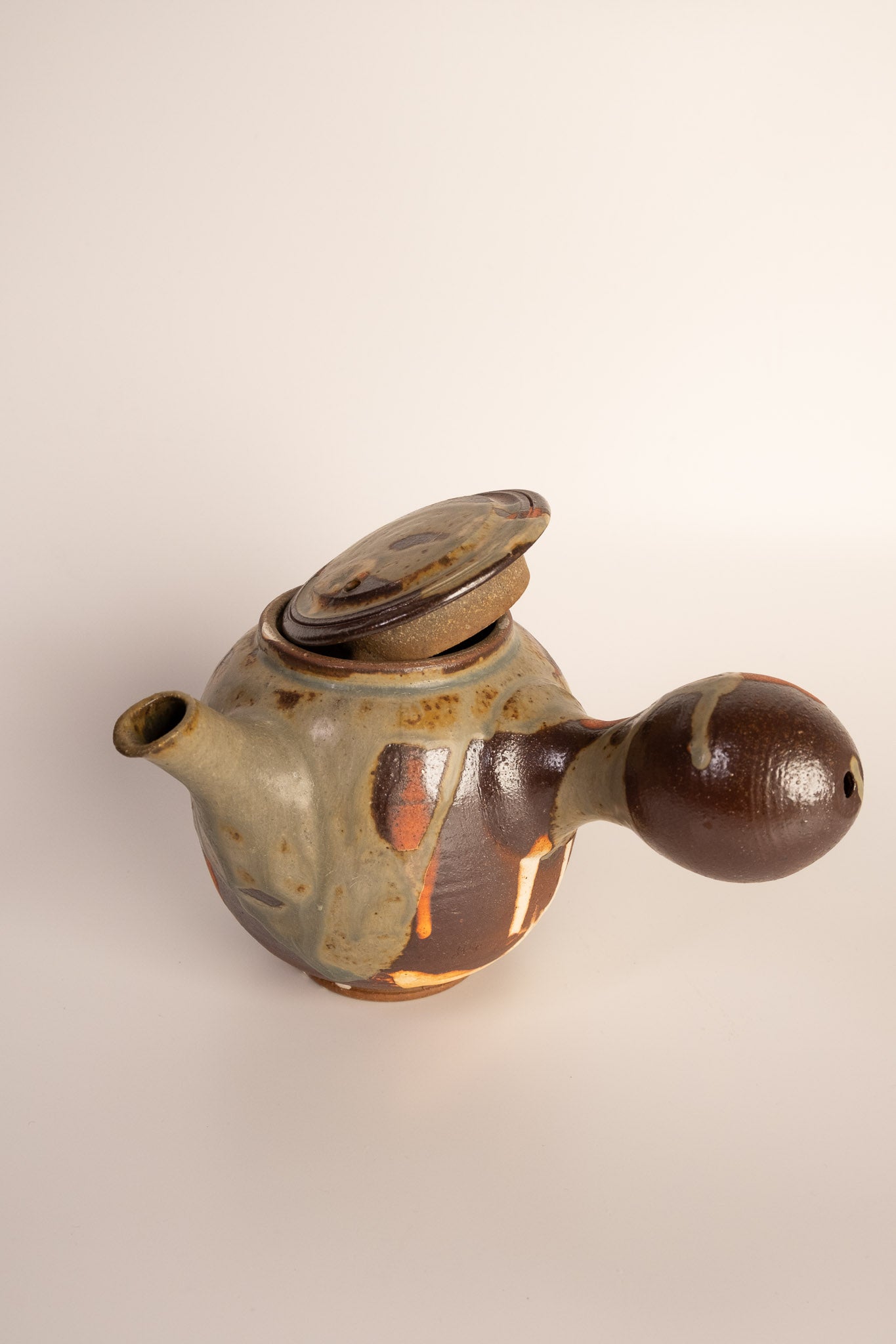 BRAMBLE TEA POT